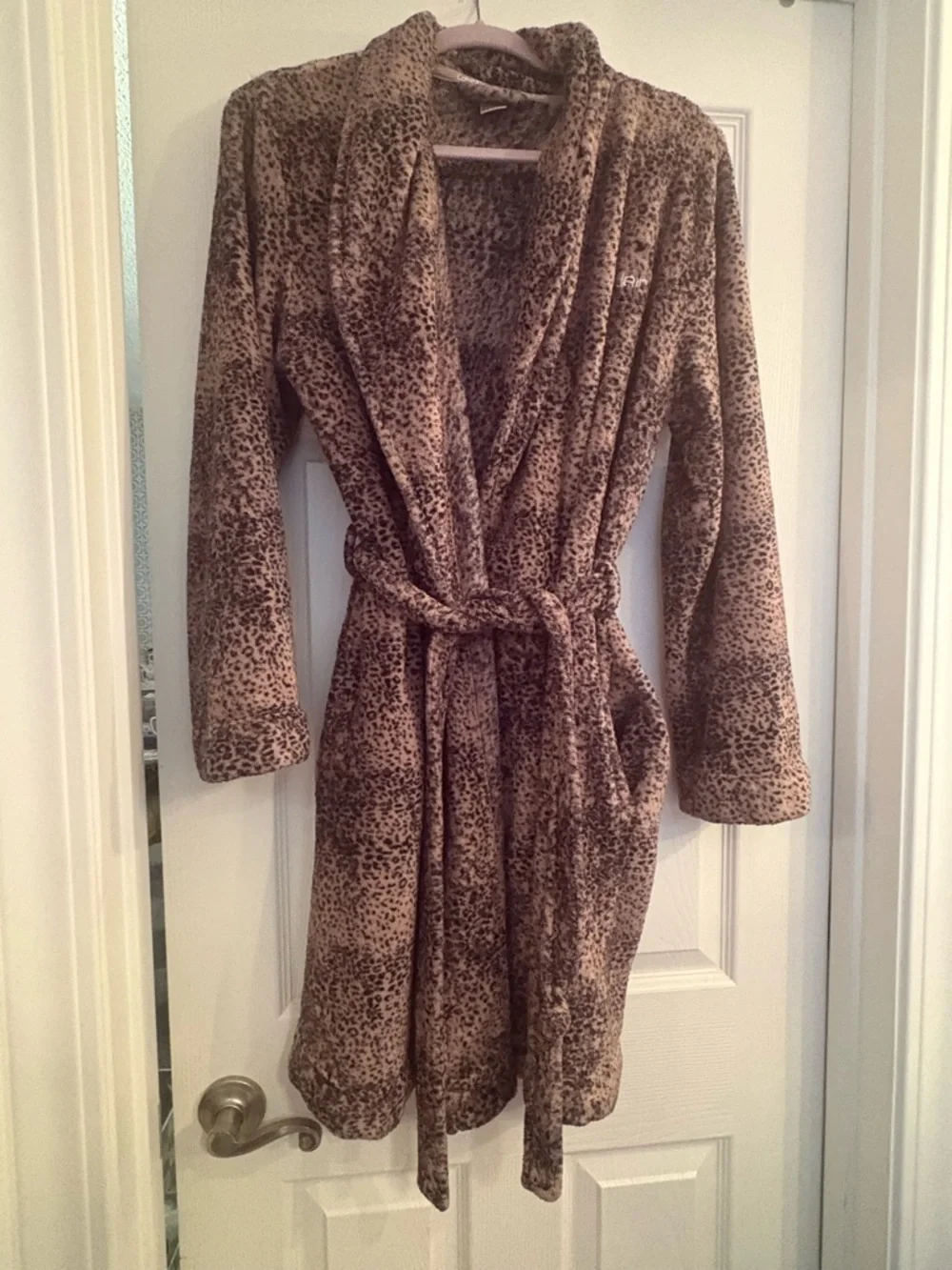 Calvin Klein Leopard Print Plush Robe - Picture 2 of 7